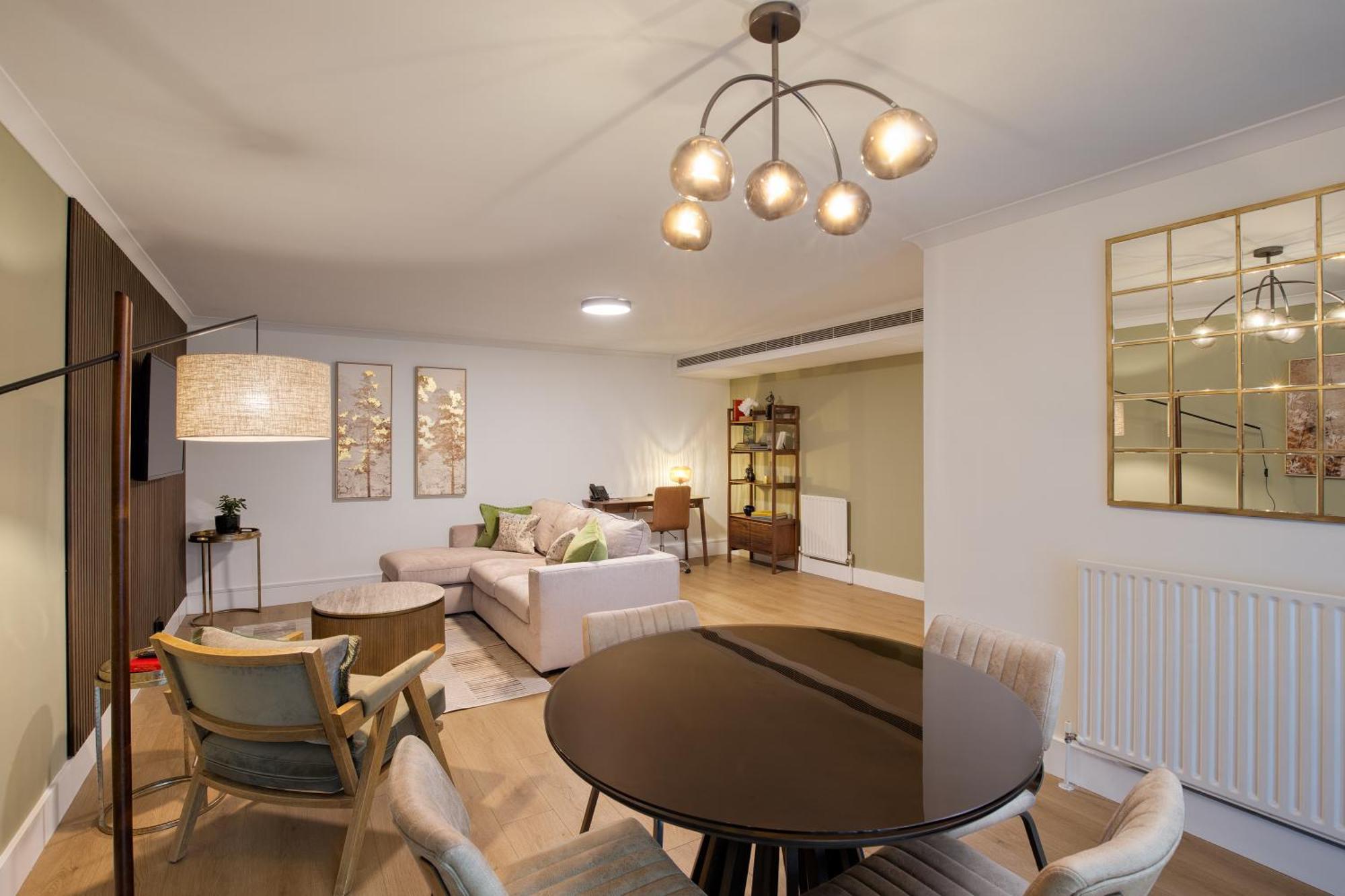 Monarch House - Serviced - Kensington Apartment